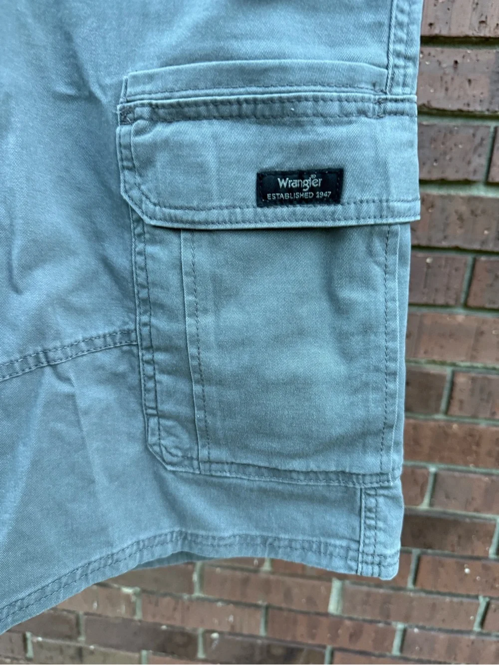 Wrangler Five Star Heritage Relaxed Fit Cargo Shorts Gray Flat Front Size 46 New